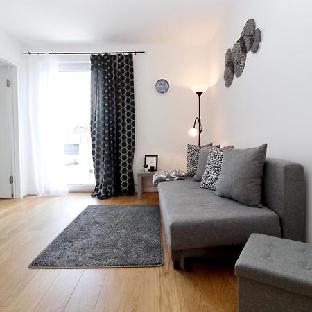 Modern Balcony Apartment With Pool Close To Lake In "Donaustadt" Viyana Dış mekan fotoğraf