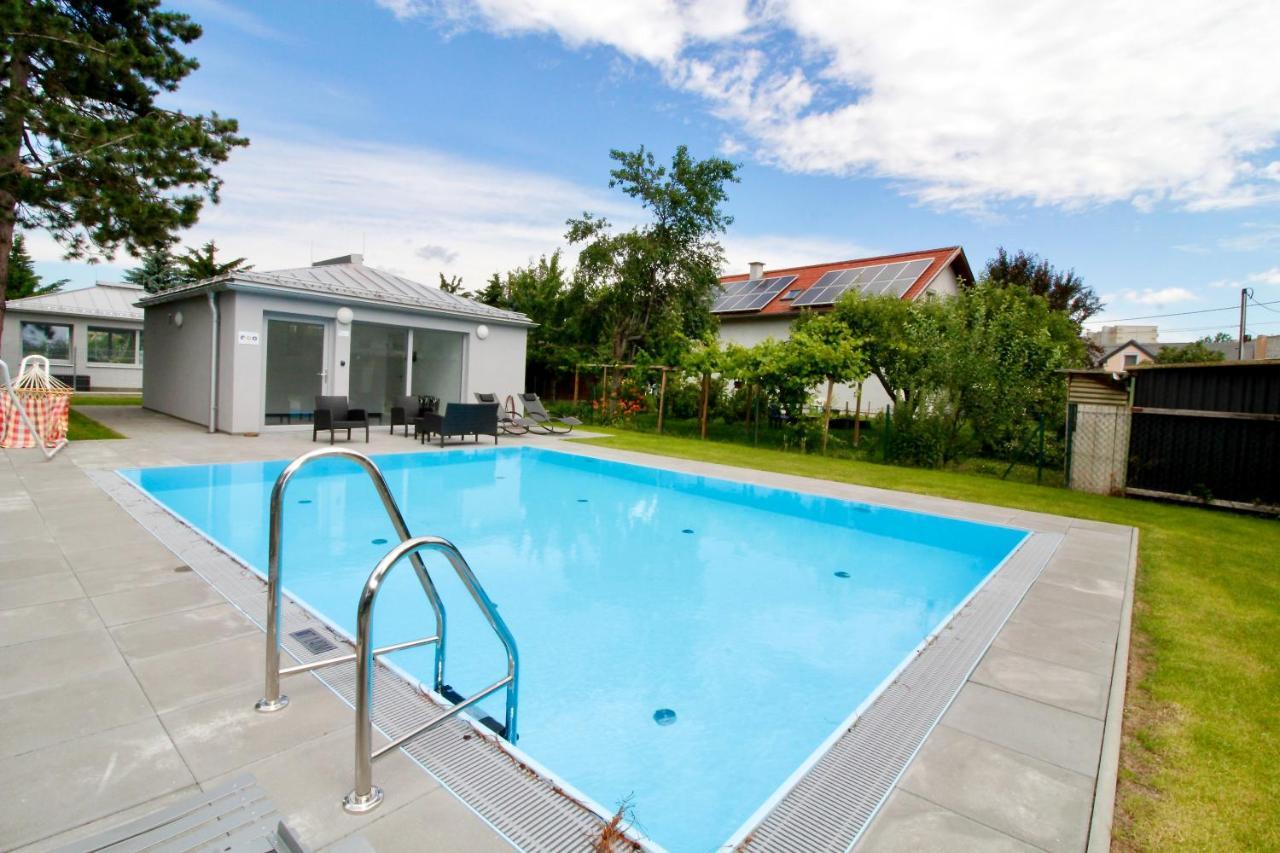 Modern Balcony Apartment With Pool Close To Lake In "Donaustadt" Viyana Dış mekan fotoğraf